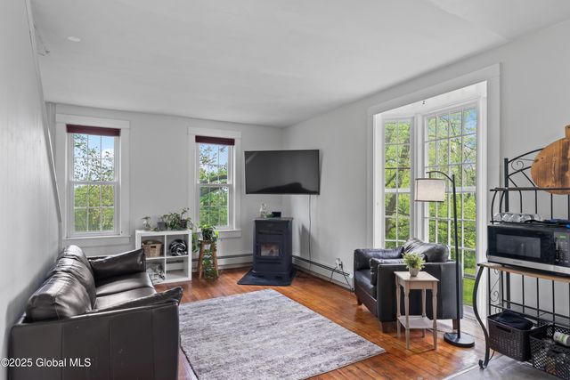 202 Steadwell Road, Amsterdam, NY 12010