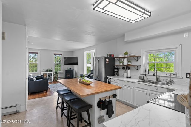 202 Steadwell Road, Amsterdam, NY 12010