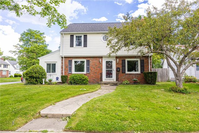 218 Somershire Drive, Irondequoit, NY 14617
