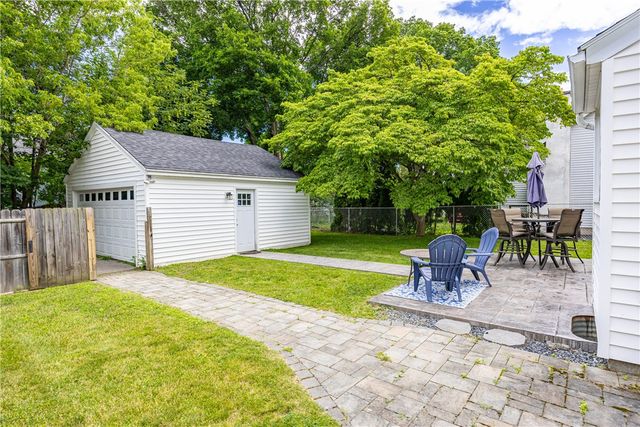 218 Somershire Drive, Irondequoit, NY 14617