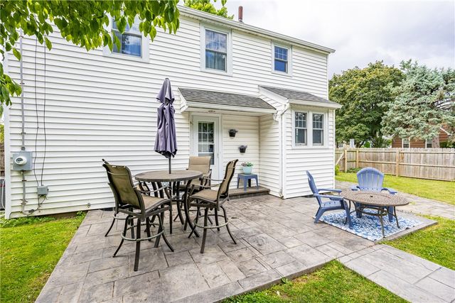 218 Somershire Drive, Irondequoit, NY 14617