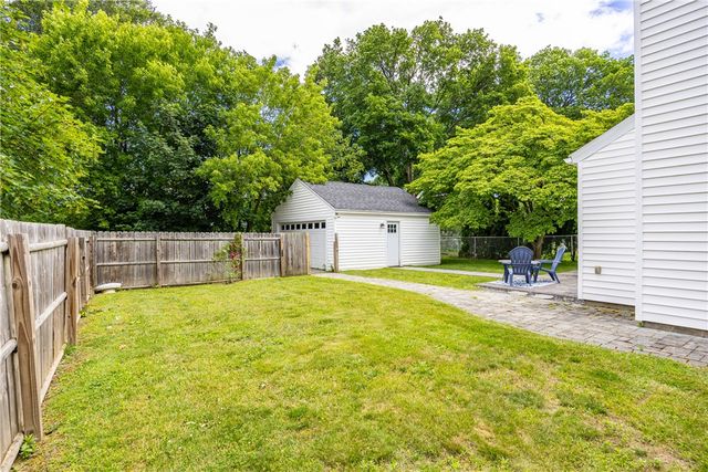 218 Somershire Drive, Irondequoit, NY 14617