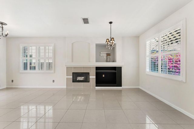 6425 Aspen Gardens Way, Citrus Heights, CA 95621