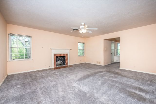 1919 Maid Marion Place, Denton, TX 76209