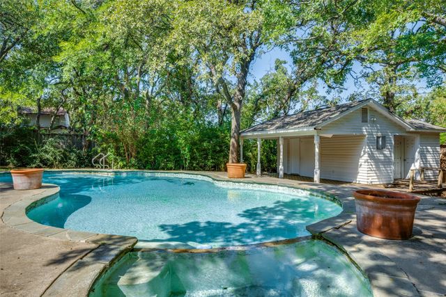 1919 Maid Marion Place, Denton, TX 76209