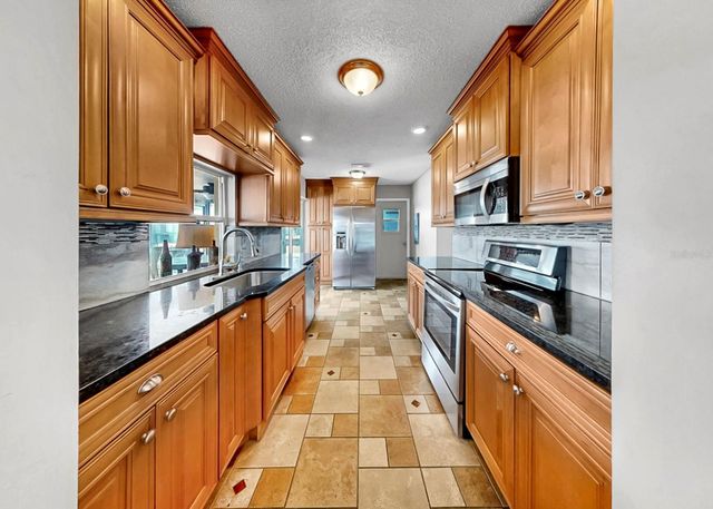 4005 PALM COURT, Bradenton, FL 34208