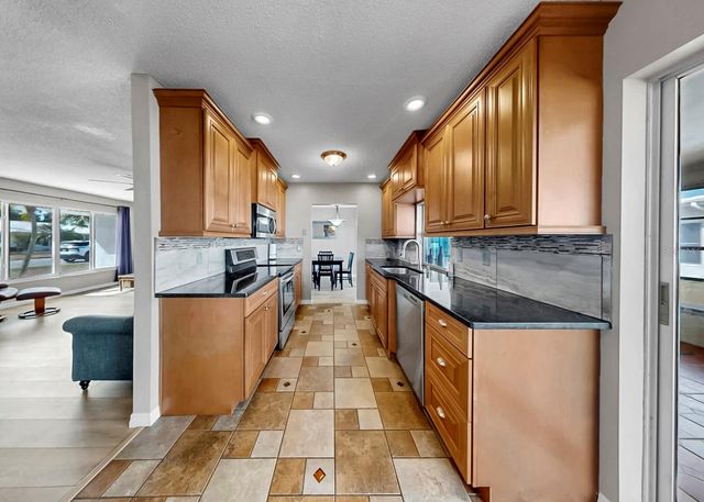 4005 PALM COURT, Bradenton, FL 34208