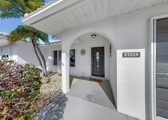 4005 PALM COURT, Bradenton, FL 34208