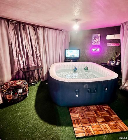 413 E Esther Street, Taylorville, IL 62568