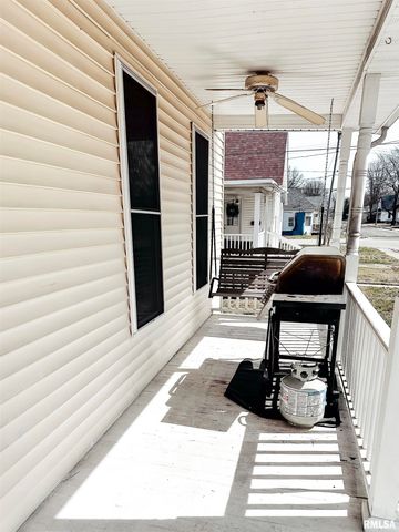 413 E Esther Street, Taylorville, IL 62568