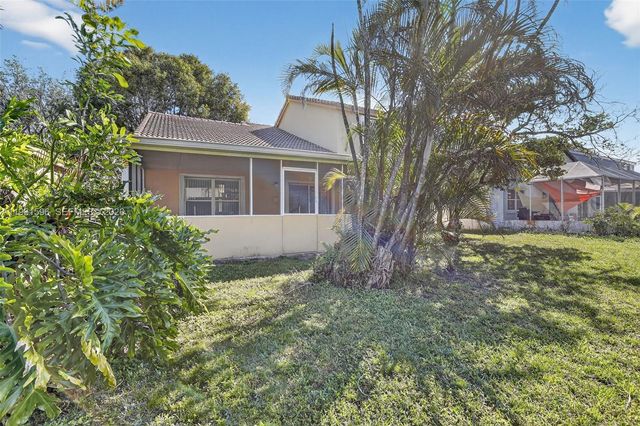 2838 Bogota Ave, Cooper City, FL 33026