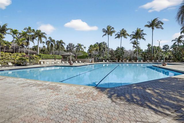 2838 Bogota Ave, Cooper City, FL 33026