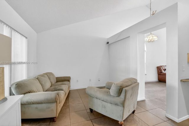 2838 Bogota Ave, Cooper City, FL 33026