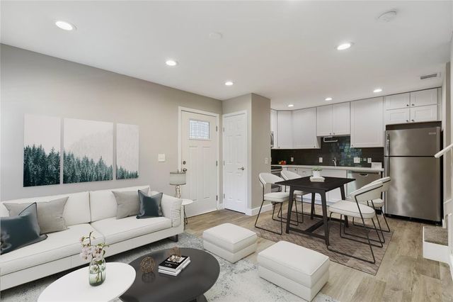 935 La Posada DR 158, Austin, TX 78752