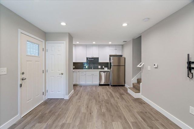 935 La Posada DR 158, Austin, TX 78752