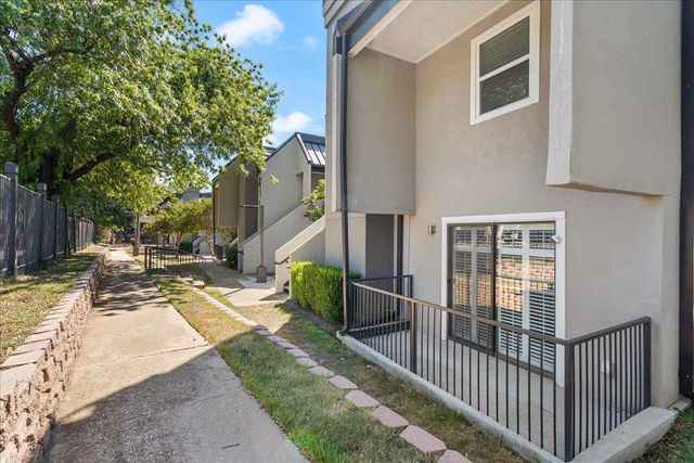 935 La Posada DR 158, Austin, TX 78752