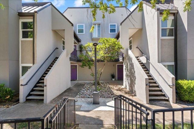 935 La Posada DR 158, Austin, TX 78752