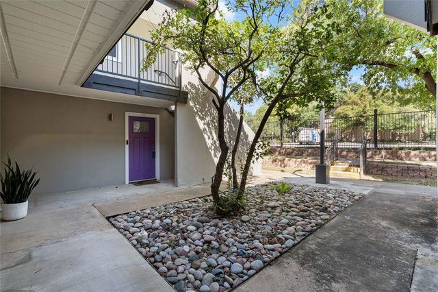 935 La Posada DR 158, Austin, TX 78752