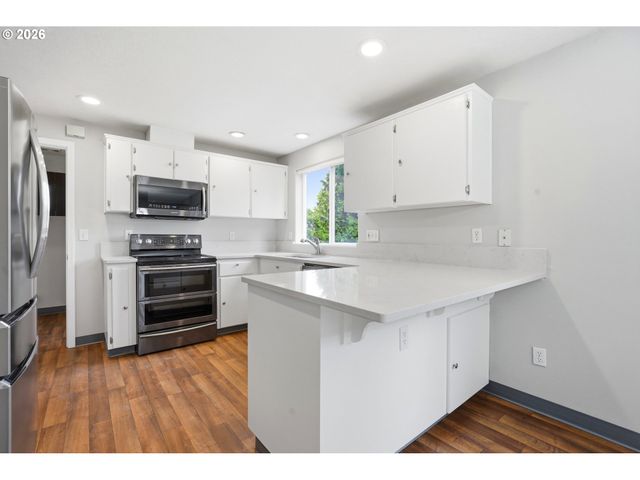 8513 Ne WEIDLER St, Portland, OR 97220