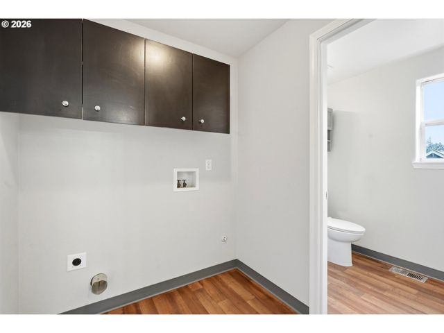8513 Ne WEIDLER St, Portland, OR 97220