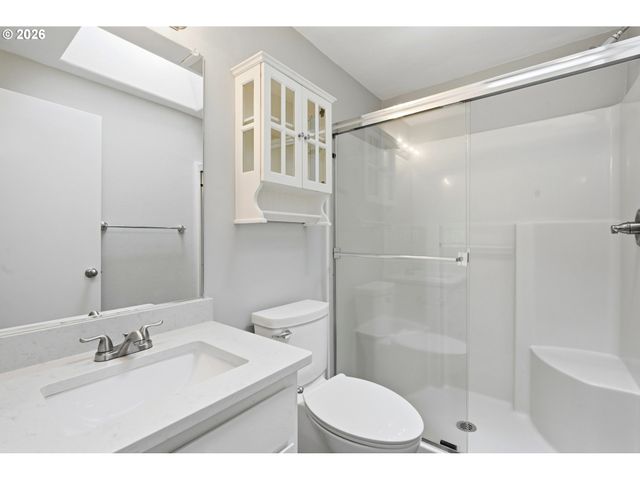 8513 Ne WEIDLER St, Portland, OR 97220