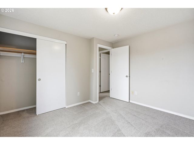 8513 Ne WEIDLER St, Portland, OR 97220