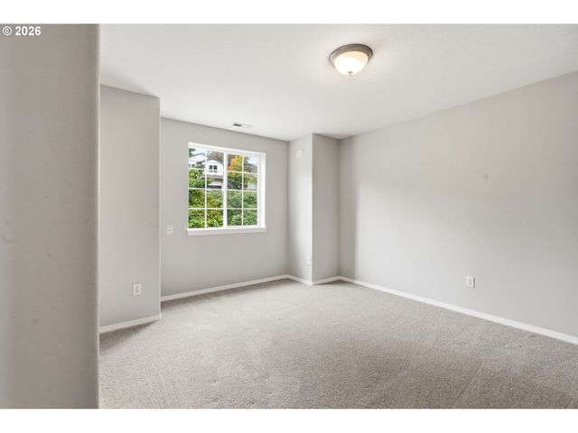 8513 Ne WEIDLER St, Portland, OR 97220