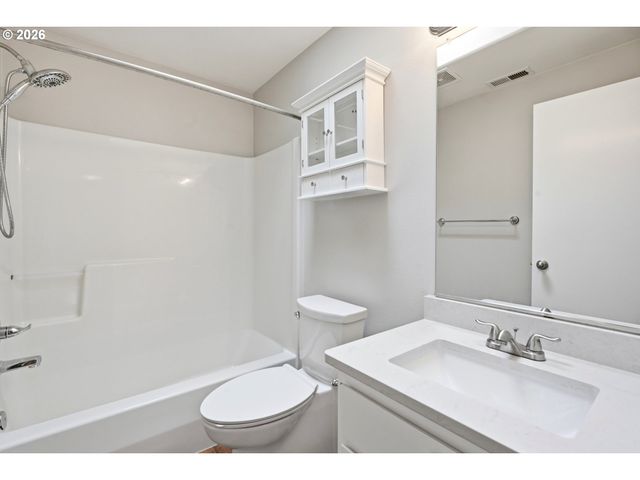 8513 Ne WEIDLER St, Portland, OR 97220