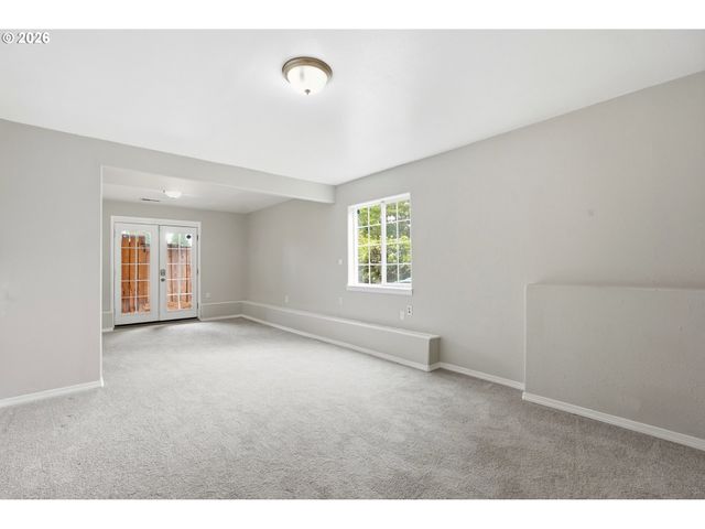 8513 Ne WEIDLER St, Portland, OR 97220