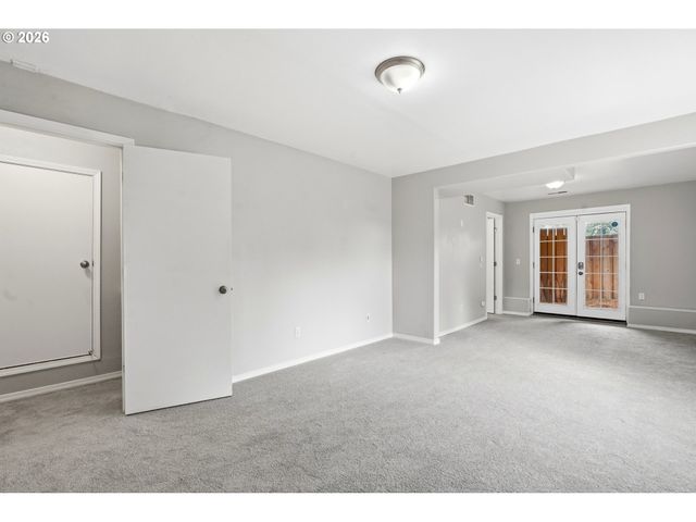 8513 Ne WEIDLER St, Portland, OR 97220