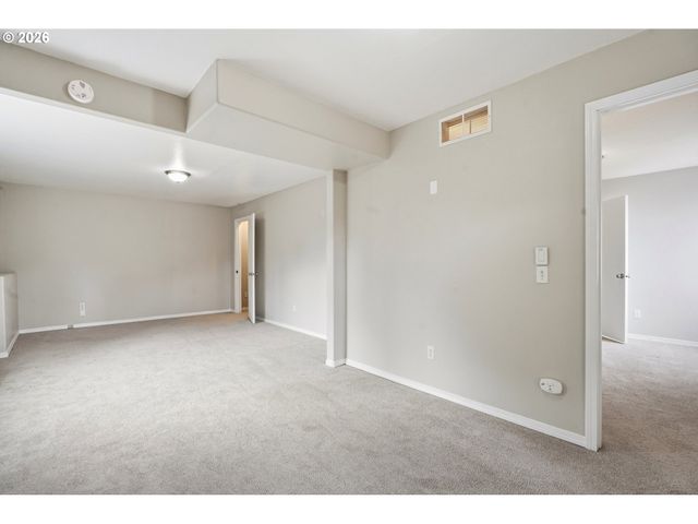 8513 Ne WEIDLER St, Portland, OR 97220