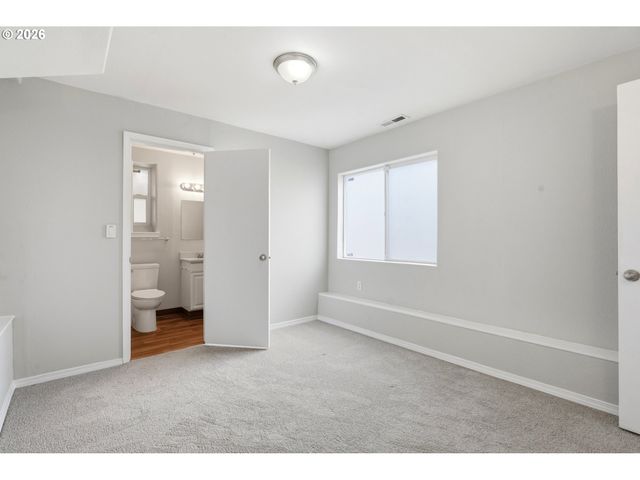 8513 Ne WEIDLER St, Portland, OR 97220