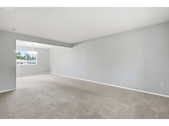 8513 Ne WEIDLER St, Portland, OR 97220