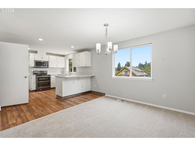 8513 Ne WEIDLER St, Portland, OR 97220