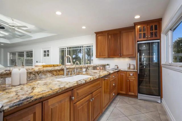 5861 College Avenue, San Diego, CA 92120