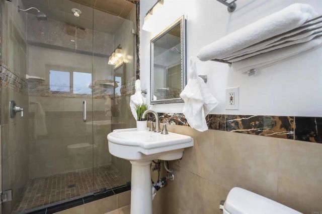 5861 College Avenue, San Diego, CA 92120