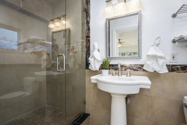 5861 College Avenue, San Diego, CA 92120