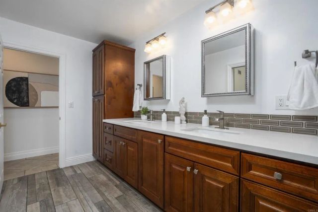 5861 College Avenue, San Diego, CA 92120