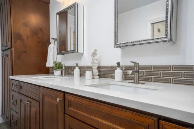 5861 College Avenue, San Diego, CA 92120