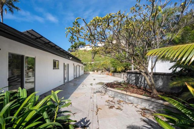 5861 College Avenue, San Diego, CA 92120