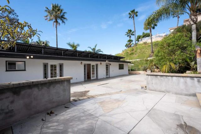 5861 College Avenue, San Diego, CA 92120