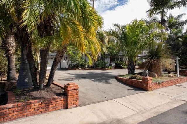 5861 College Avenue, San Diego, CA 92120