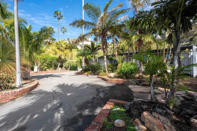 5861 College Avenue, San Diego, CA 92120