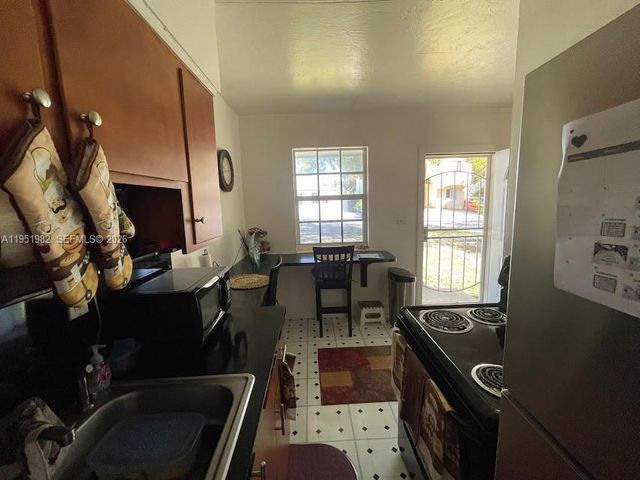 1786 NW 53rd St, Miami, FL 33142