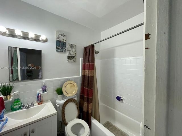 1786 NW 53rd St, Miami, FL 33142