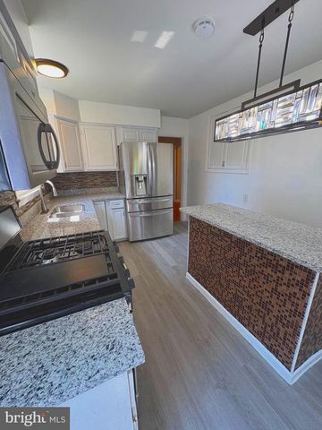 5900 JOHN ADAMS DR, Temple Hills, MD 20748