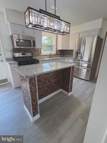 5900 JOHN ADAMS DR, Temple Hills, MD 20748