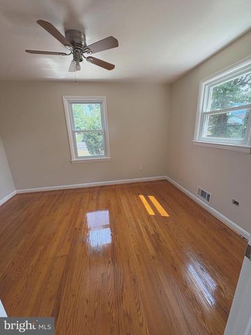 5900 JOHN ADAMS DR, Temple Hills, MD 20748