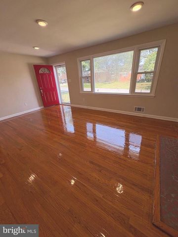 5900 JOHN ADAMS DR, Temple Hills, MD 20748