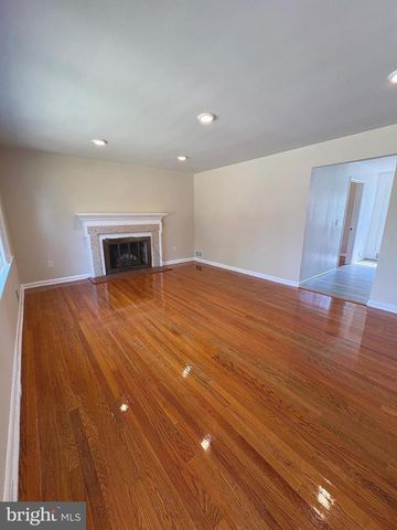 5900 JOHN ADAMS DR, Temple Hills, MD 20748